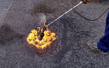 Bradenstoke flat roofing repairs